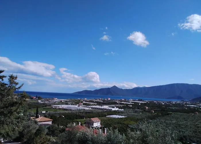 East Red Rock And View Leonidio Maisonette Studio