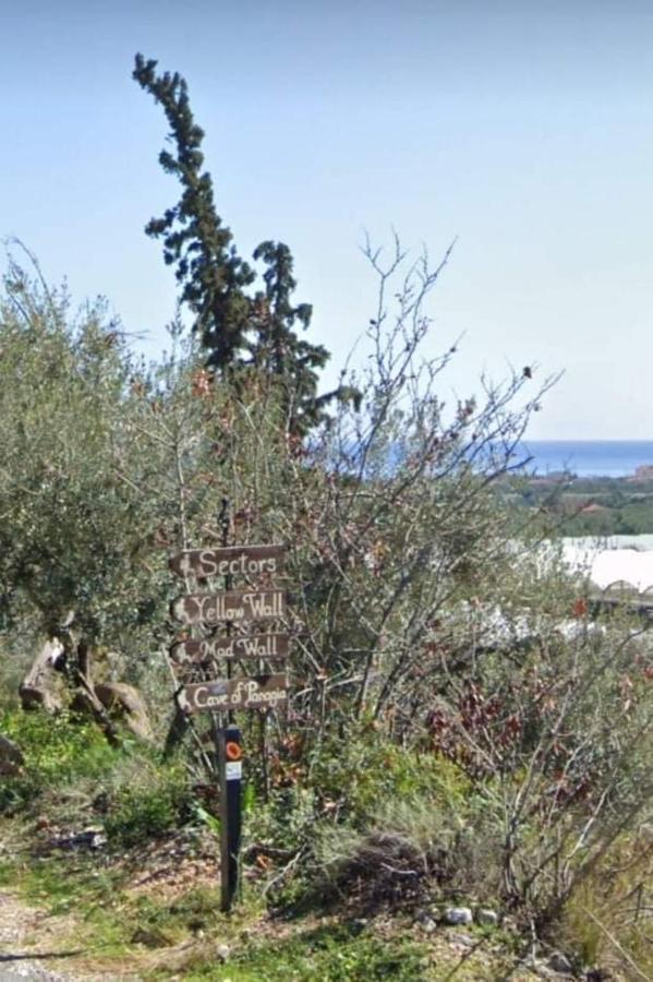 East Red Rock And View Maisonette * Leonidio