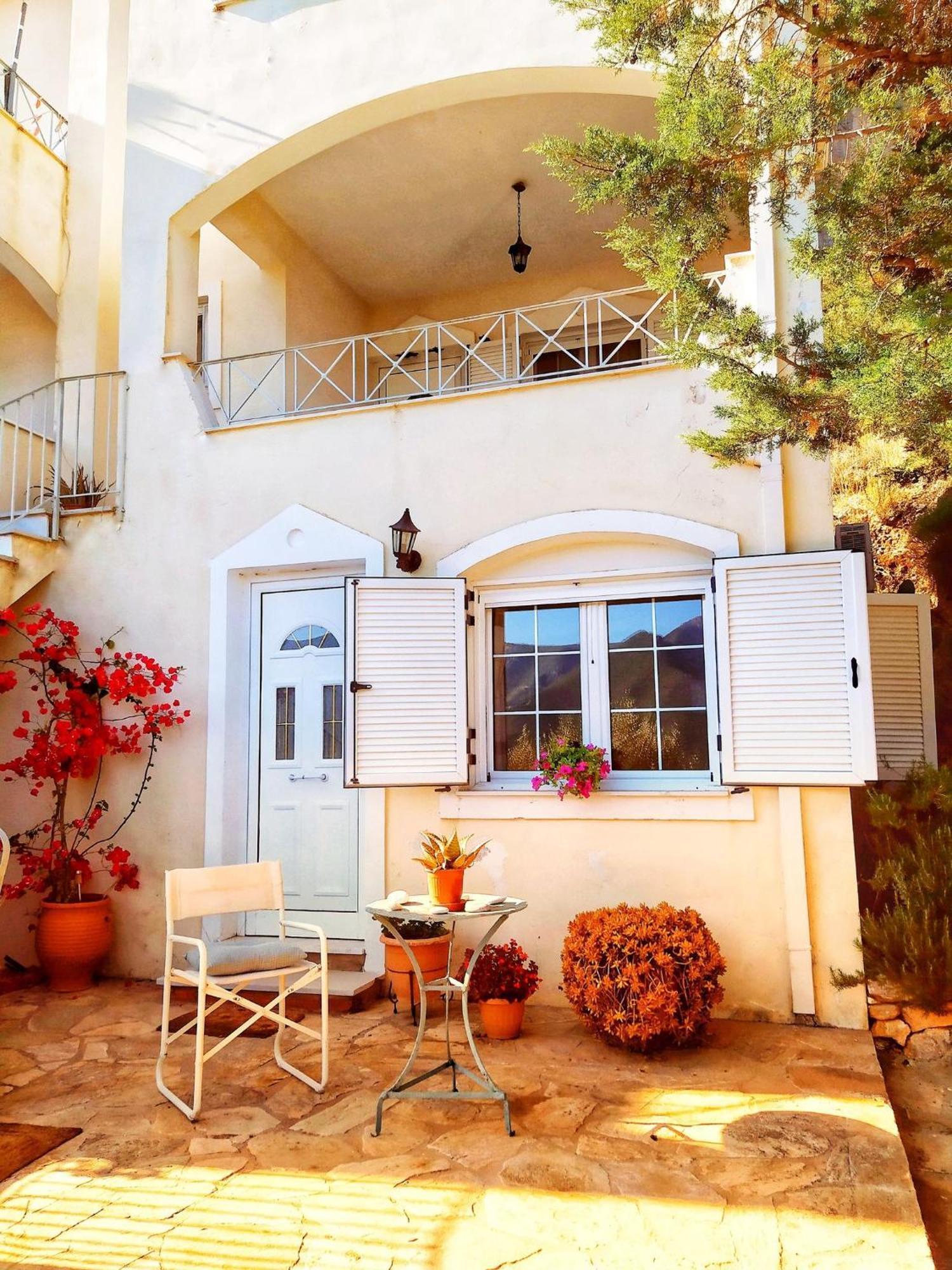East Red Rock And View Maisonette Apartment